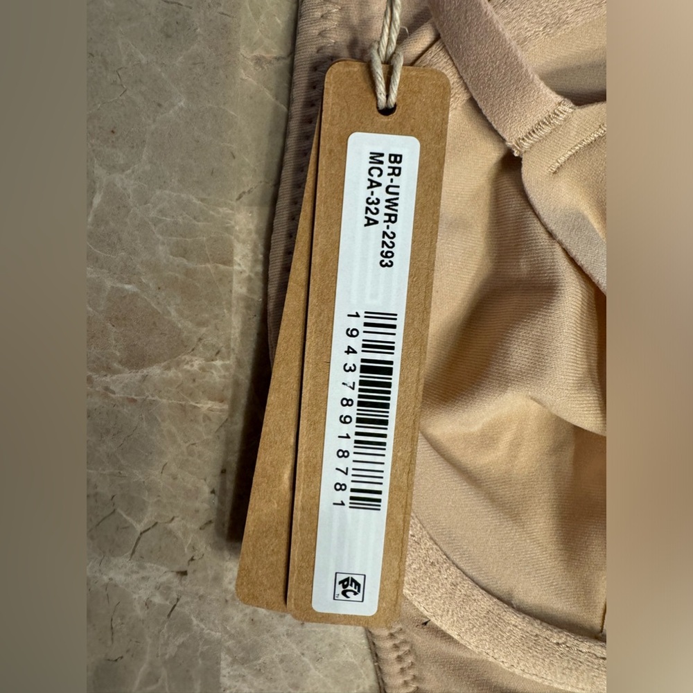 SKIMS FITS EVERYBODY
UNLINED DEMI BRA - Picture 8 of 10